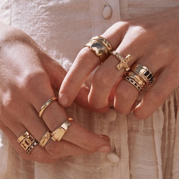 New Vanessa Mooney gold THE HEART RING - Picture 4 of 9